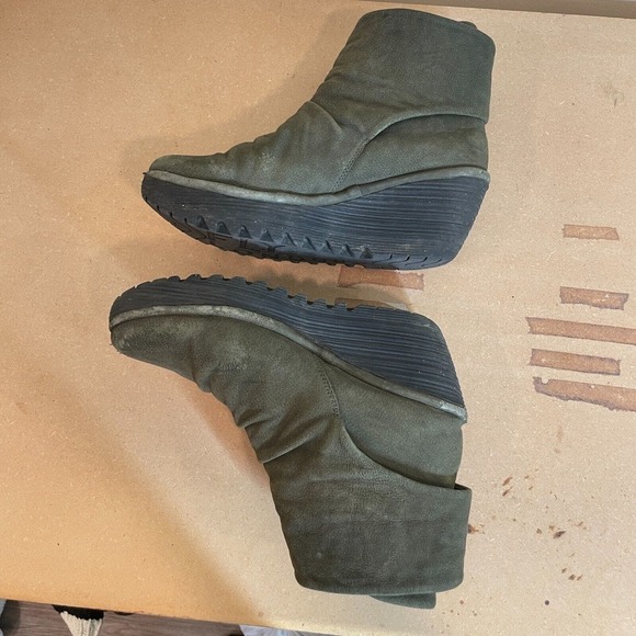 FLY London Bootie Boots Women's Size 39 Green Solid Ankle Wedge Heel Hook & Loop - Picture 6 of 10